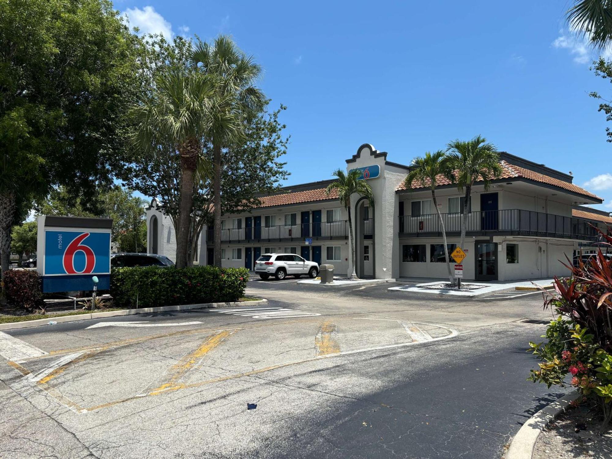 Motel 6 Riviera Beach Fl Exterior photo